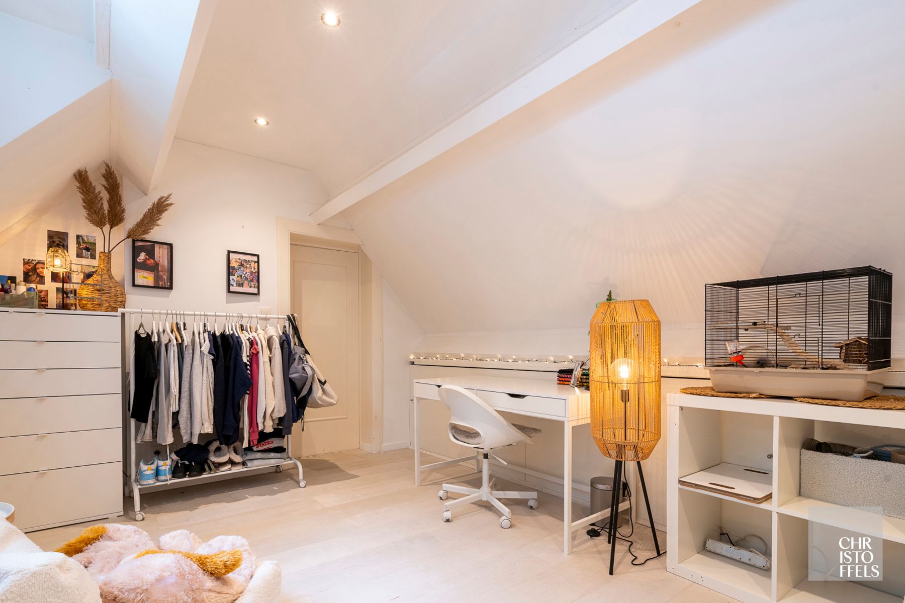 Charmante  op te frissen villa met oprijlaan, verscholen in het groen op een perceel van 1.694m² foto 11