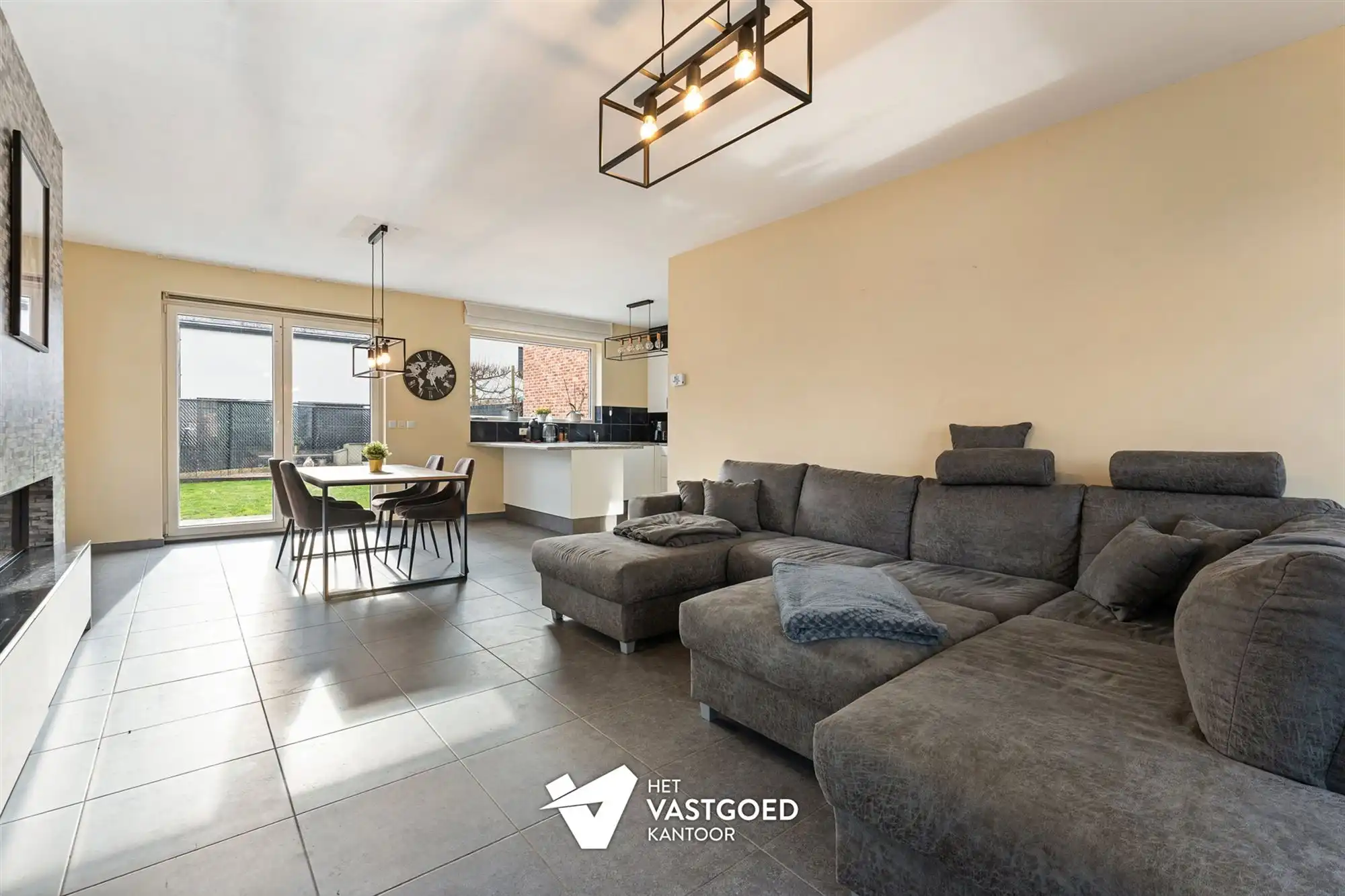 INSTAPKLARE WONING MET 4 SLAAPKAMERS RUSTIG GELEGEN TE LEOPOLDSBURG foto 4