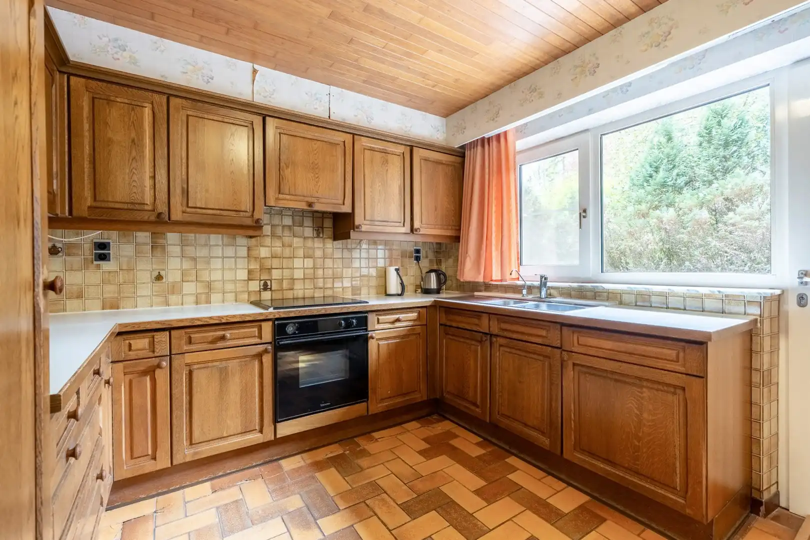 Ruime open bebouwing met 6 slaapkamers op een perceel van 13a 44ca foto 13