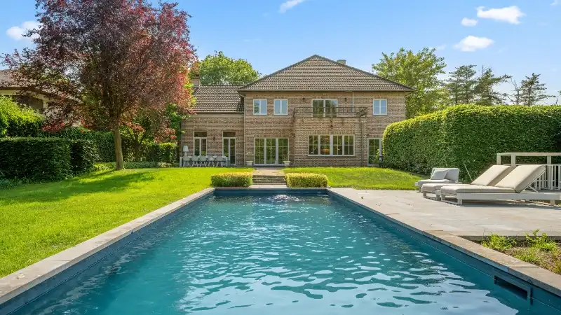 Stijlvolle villa van 380m² op 18 are met openluchtzwembad foto {{pictureIndex}}