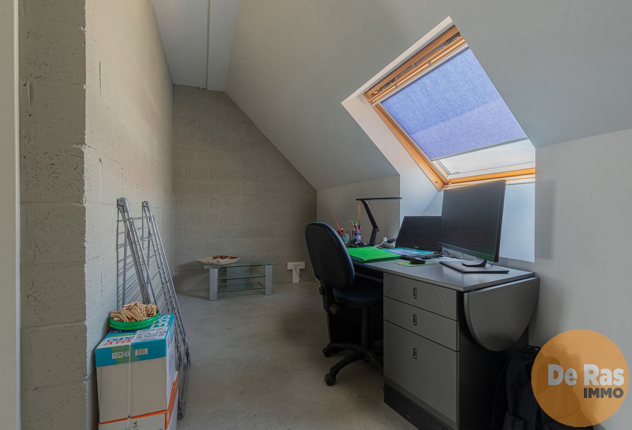 NIEUWERKERKEN - Recent gebouw met magazijn foto 14