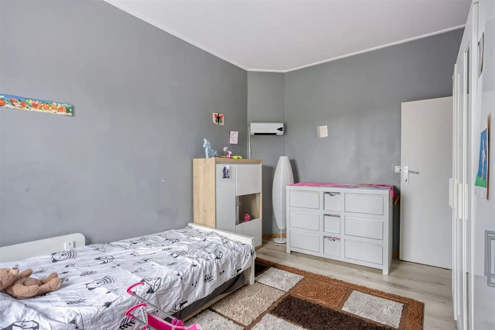 Instapklare woning met 4 slaapkamers en mooie tuin foto 12
