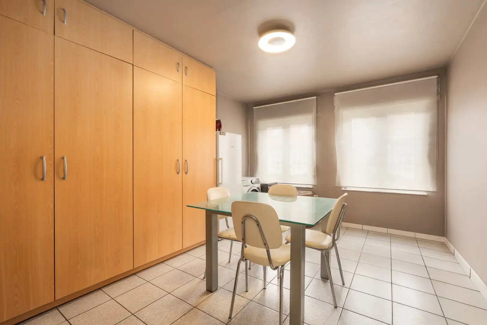 Ruime vrijstaande gezinswoning met 4 slpks te Maasmechelen foto 11
