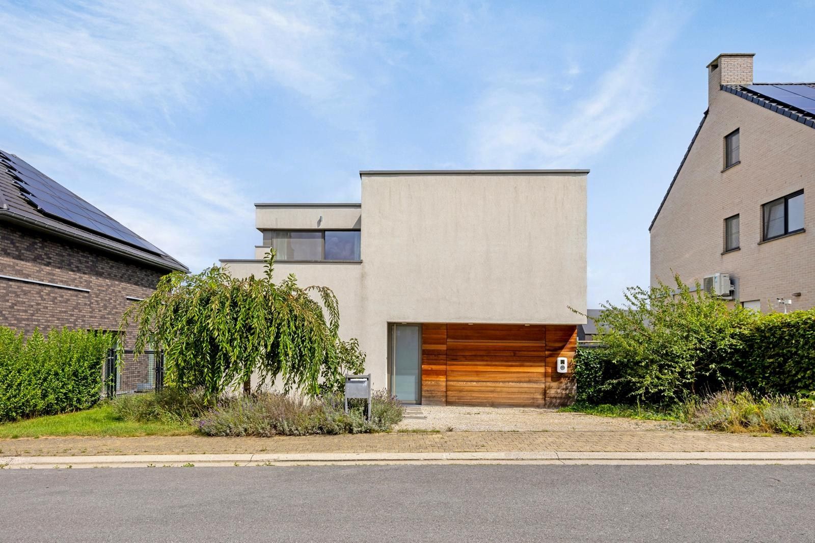 RECENTE VILLA MET 5 SLAAPKAMERS + 2 BADKAMERS ! foto 2