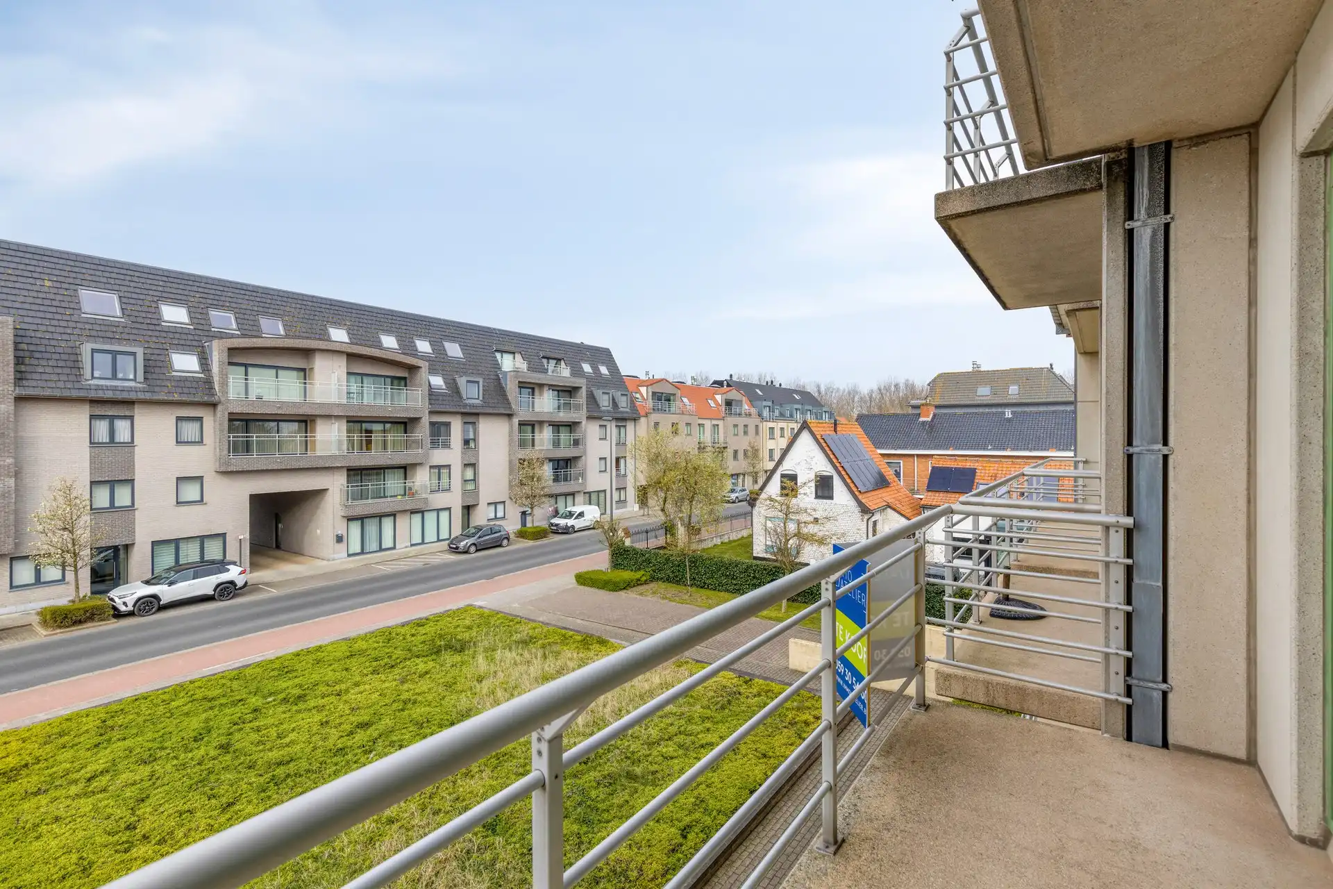 Ruime  studio met slaaphoek, terras en garage in Westende. foto 11