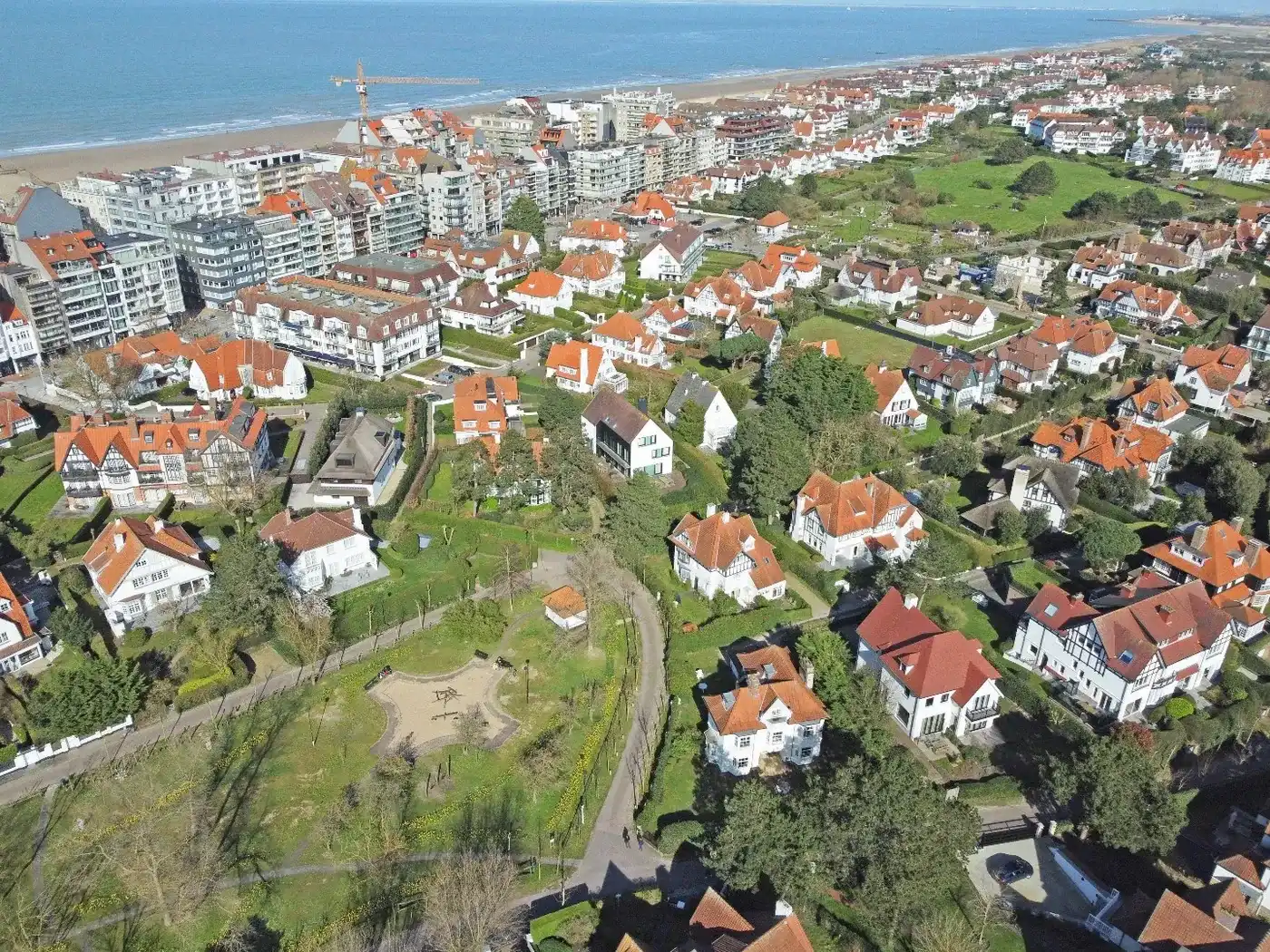 Exclusieve en zeer ruime villa gelegen in een paadje in het Zoute foto 23