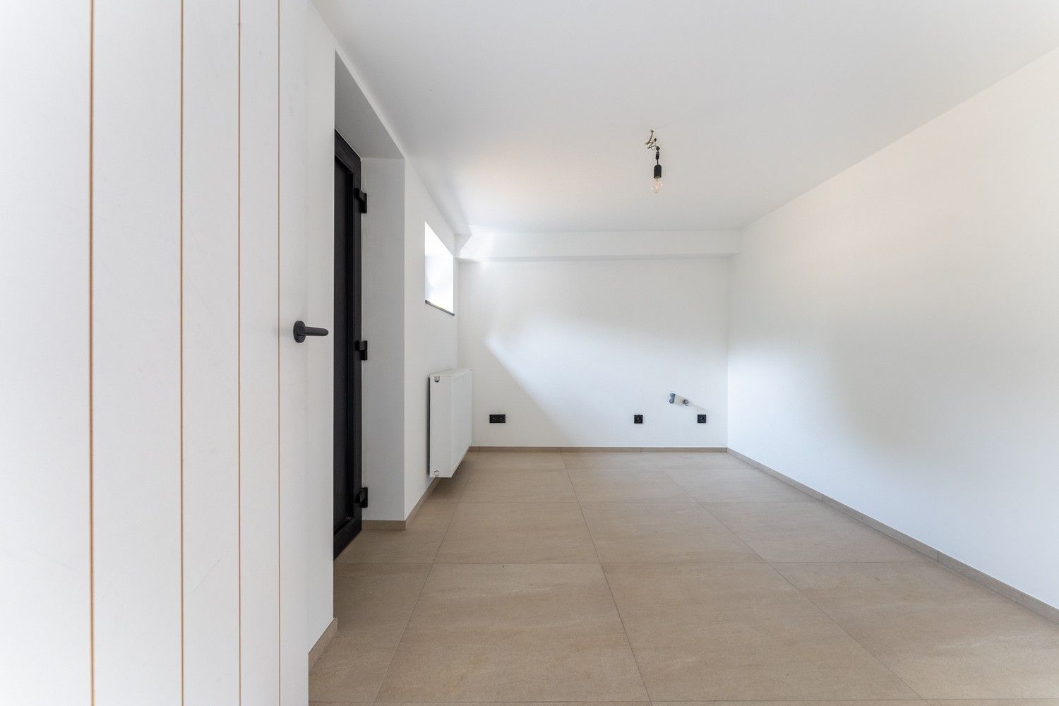 Volledig gerenoveerde gelijkvloerse woning met leuke tuin foto 15