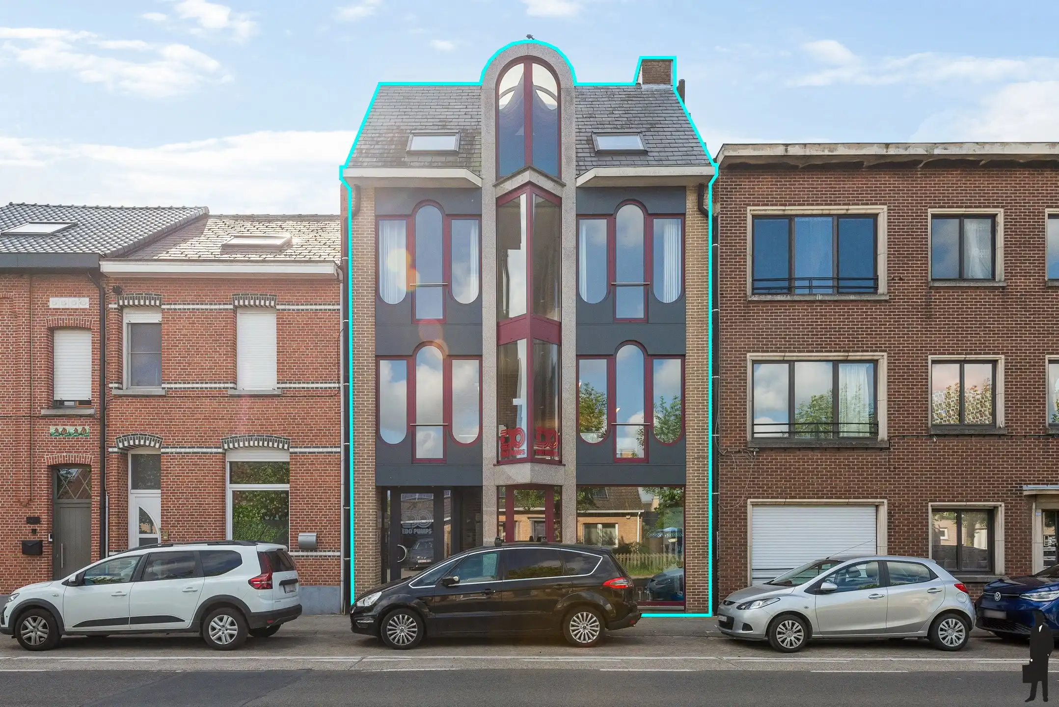 Polyvalent gebouw met handelsruimte, kantoor en duplex foto {{pictureIndex}}