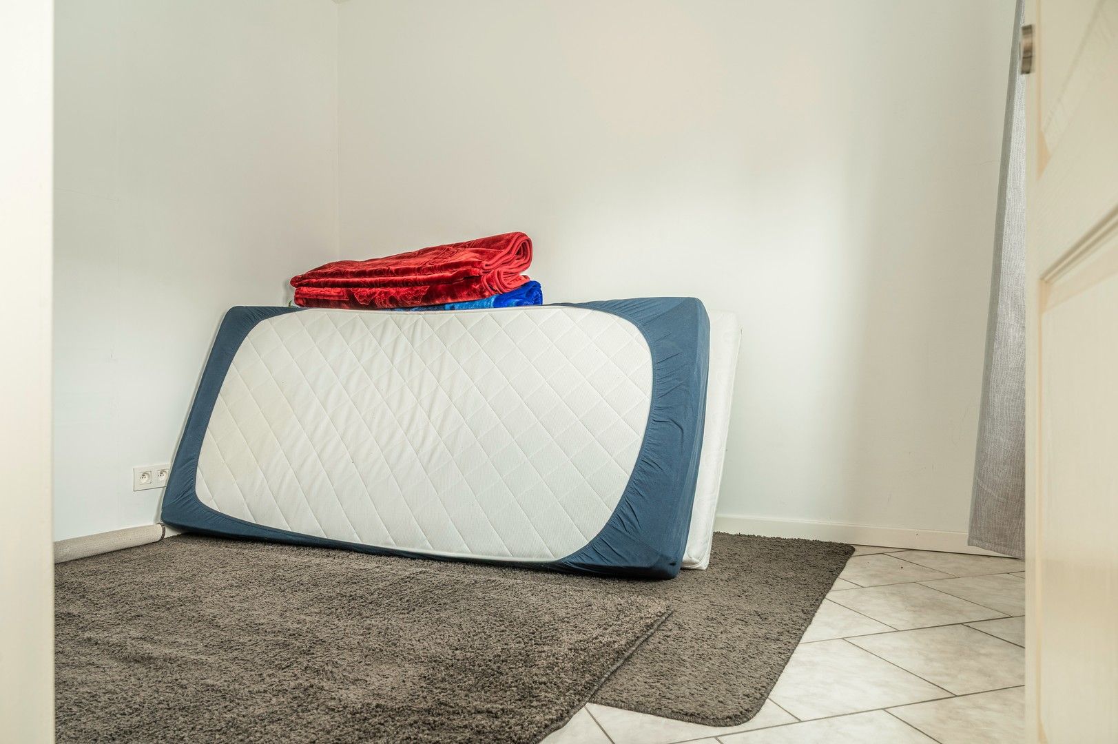 Recent gerenoveerde woning met 3 slaapkamers en tuin foto 12