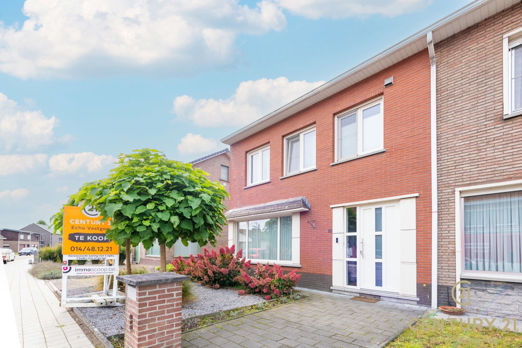 Ruime en Instapklare Hoekwoning met Tuin en Garage foto 3