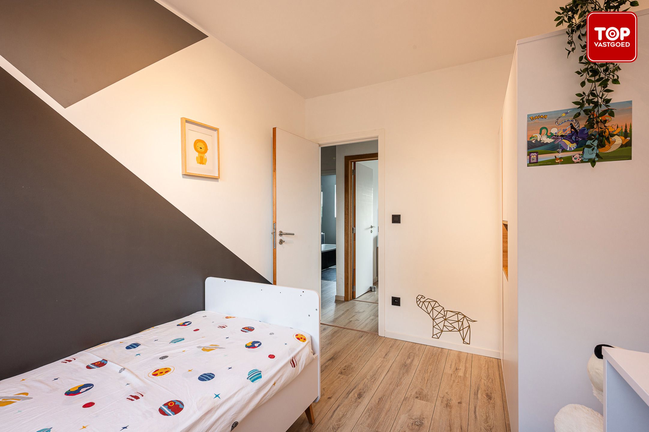 Instapklare woning (2016)  met 4 slaapkamers en tuin in residentiële wijk foto 18