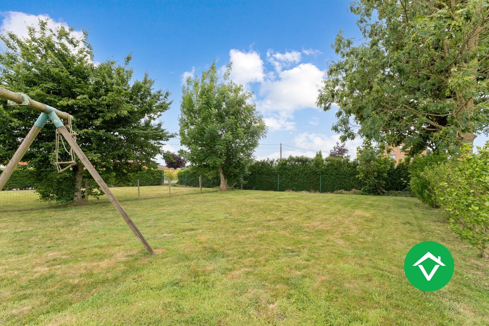 Instapklare woning met 3 slaapkamers en groene tuin te Koekelare foto 24