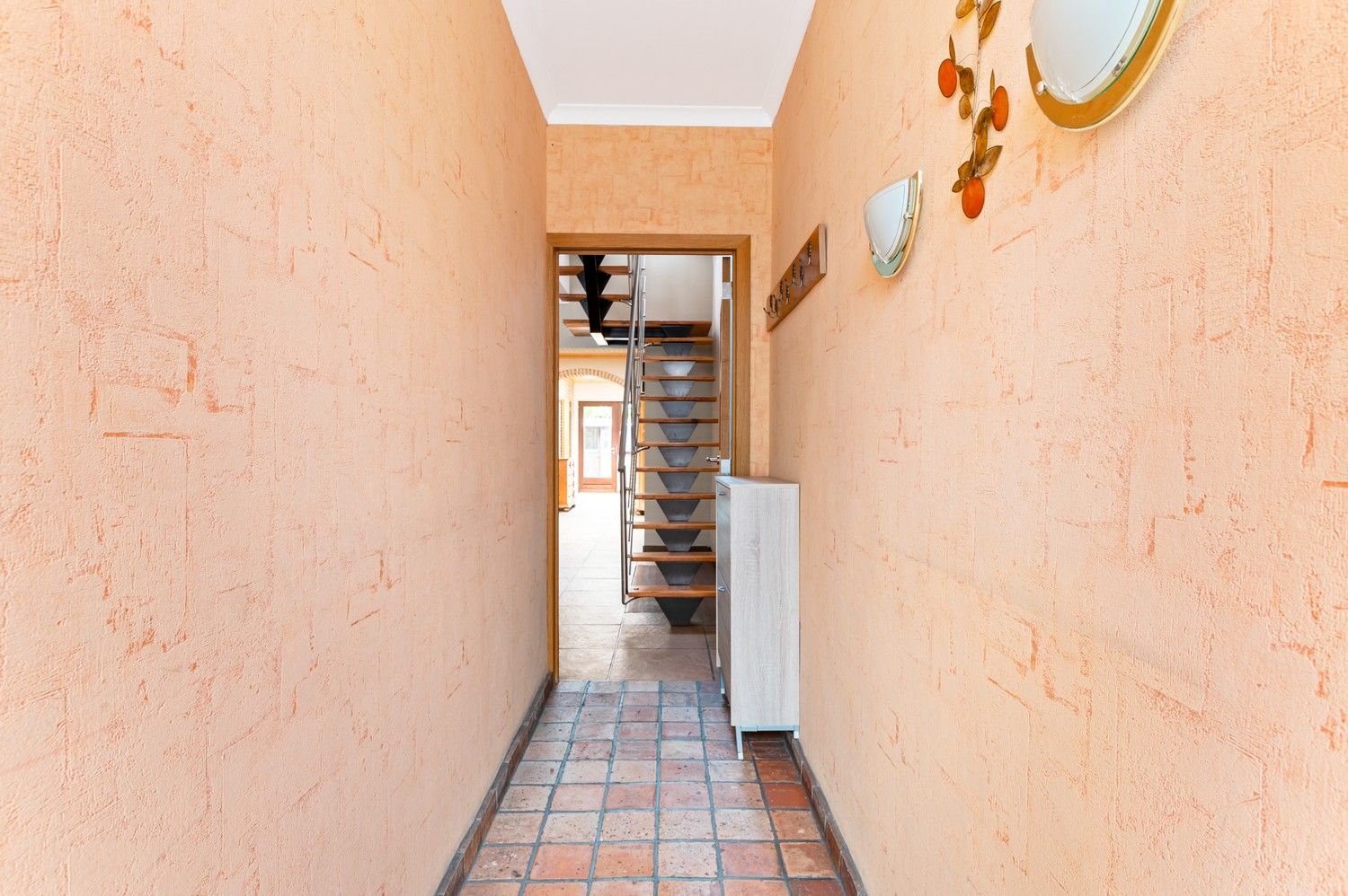 Huis met 3 slaapkamers en tuin te koop in Wijnegem! foto 2