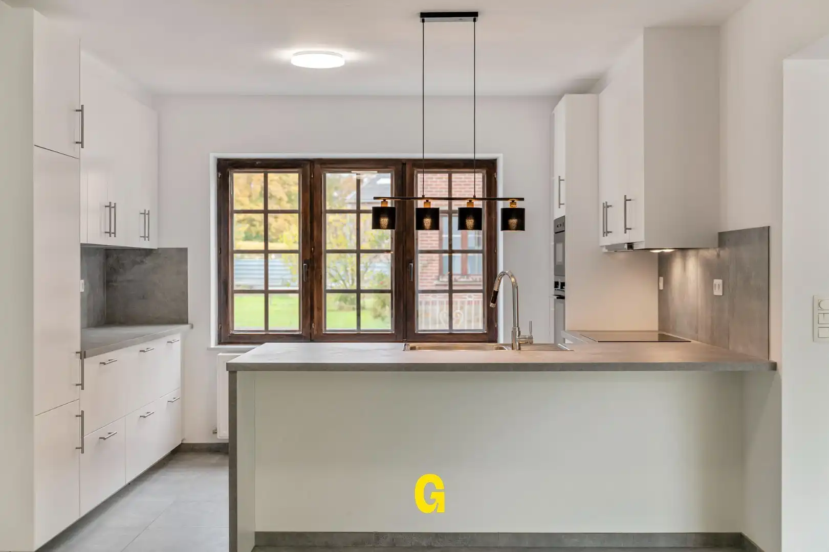 Vakkundig gerenoveerde woning met binnenkoer, tuin en bijgebouwen op 4a 62ca - EPC label B foto 3