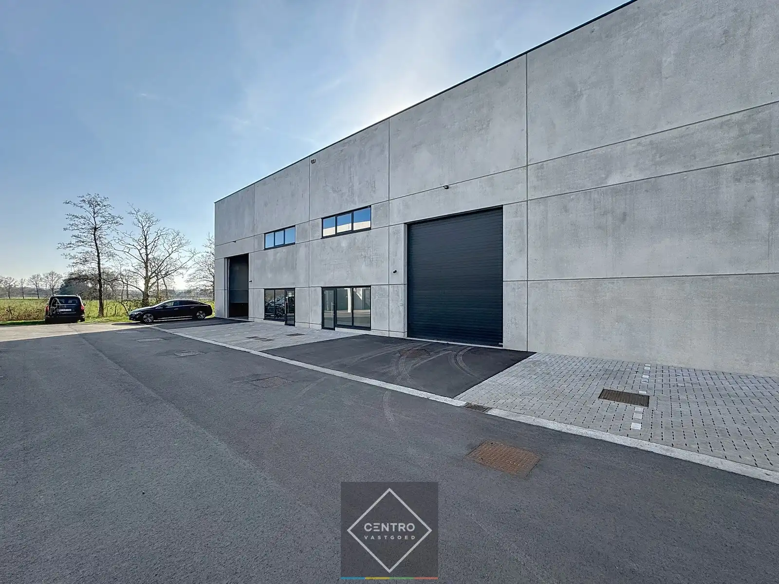 Verhuurd NB MAGAZIJN (332m²) met parkeergelegenheid voor de deur te koop langs de Aalterbaan te Maldegem (achter de nieuwe Mercedes-garage)! foto 7