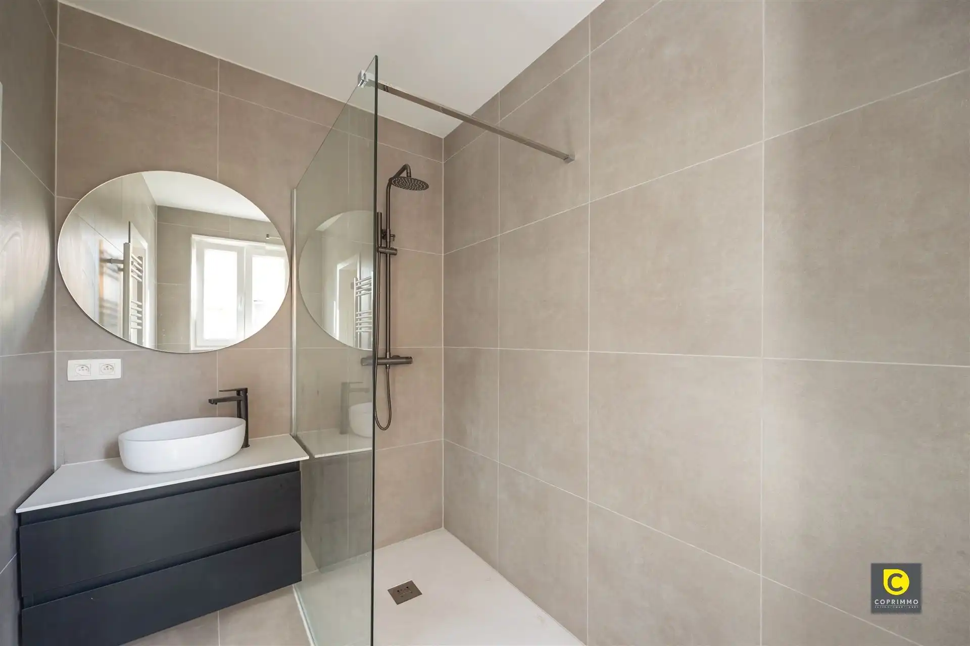 Gerenoveerd appartement op toplocatie foto 7