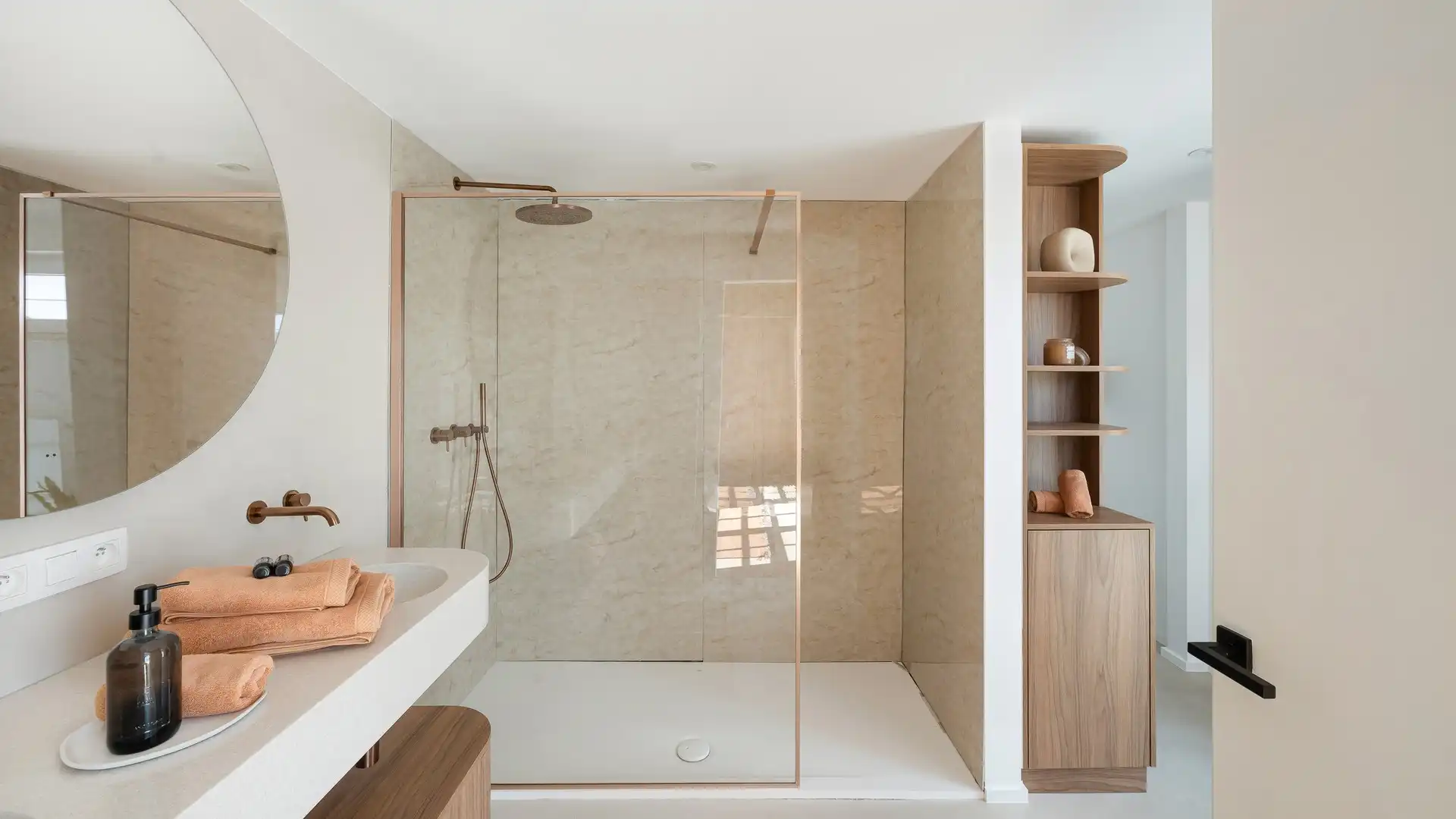 Exclusief gerenoveerde villa op een absolute toplocatie foto 32