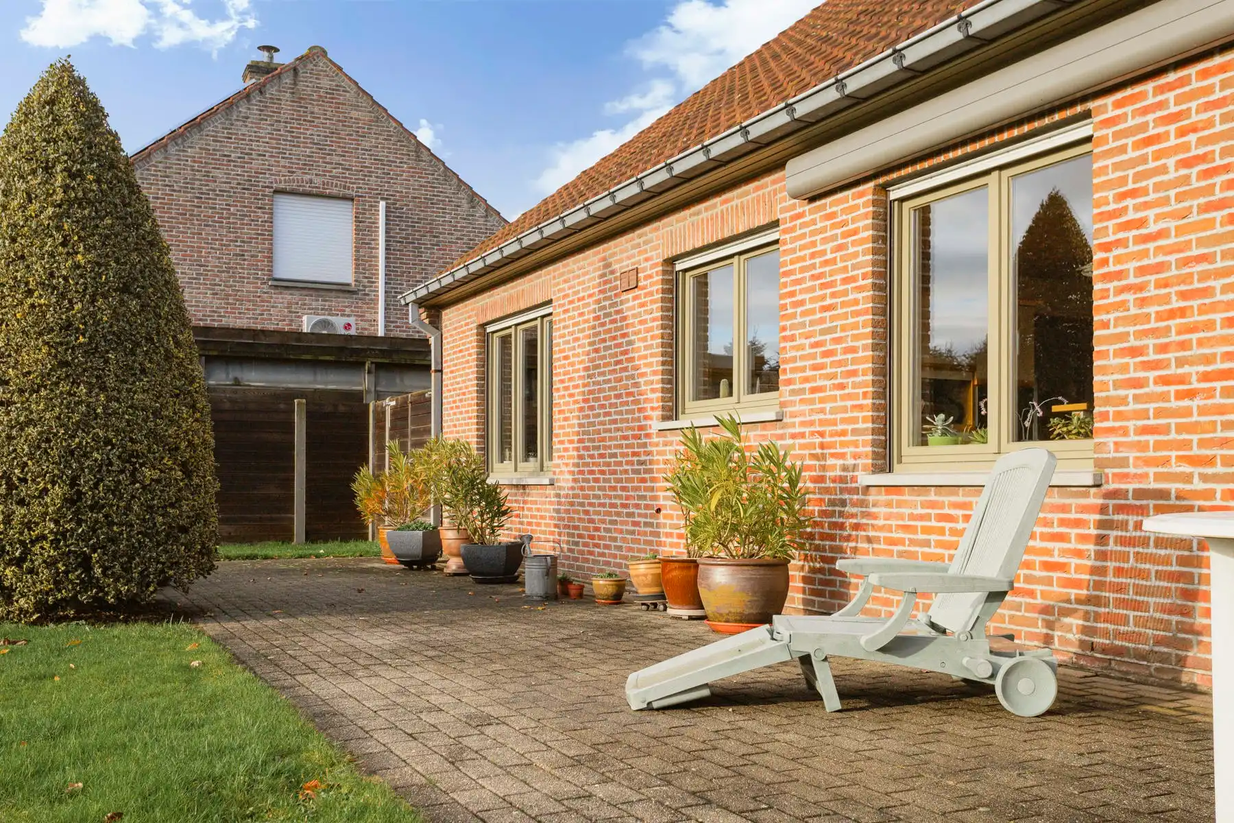 Gelijkvloerse gezinswoning met 4 slaapkamers en grote tuin foto 20