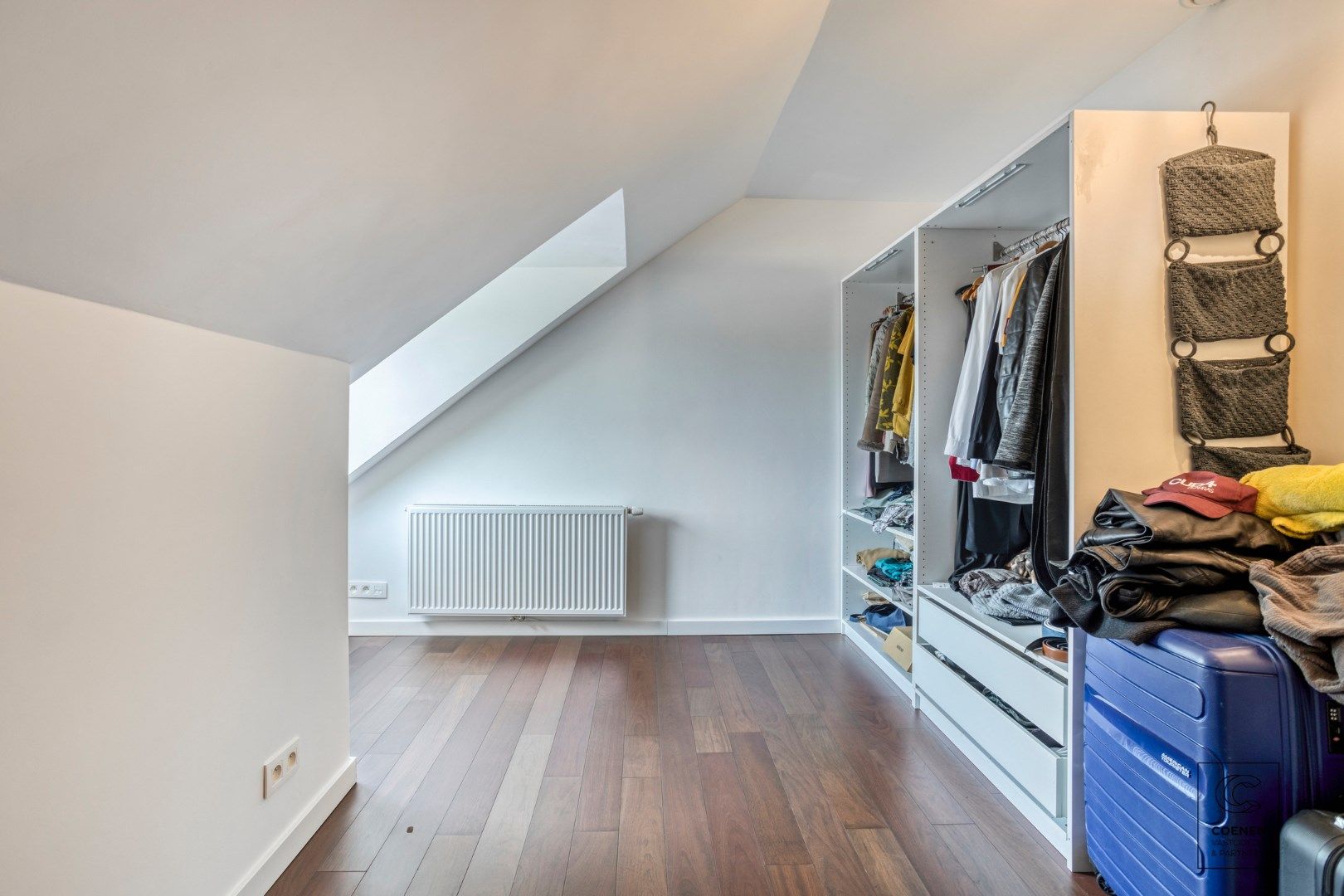 Prachtig, volledig gerenoveerde villa van 351 m² en 6 slaapkamers op een uiterst rustige locatie! foto 18