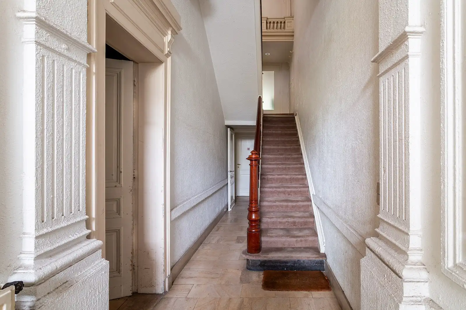 Karaktervolle en ruime woning met 6 slaapkamers op absolute toplocatie in Antwerpen foto 5