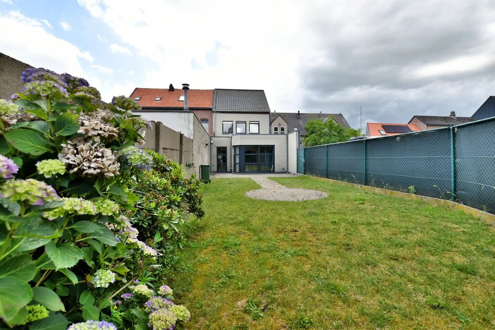 Gezellige instapklare woning met garage en tuin te Hamme centrum foto 10