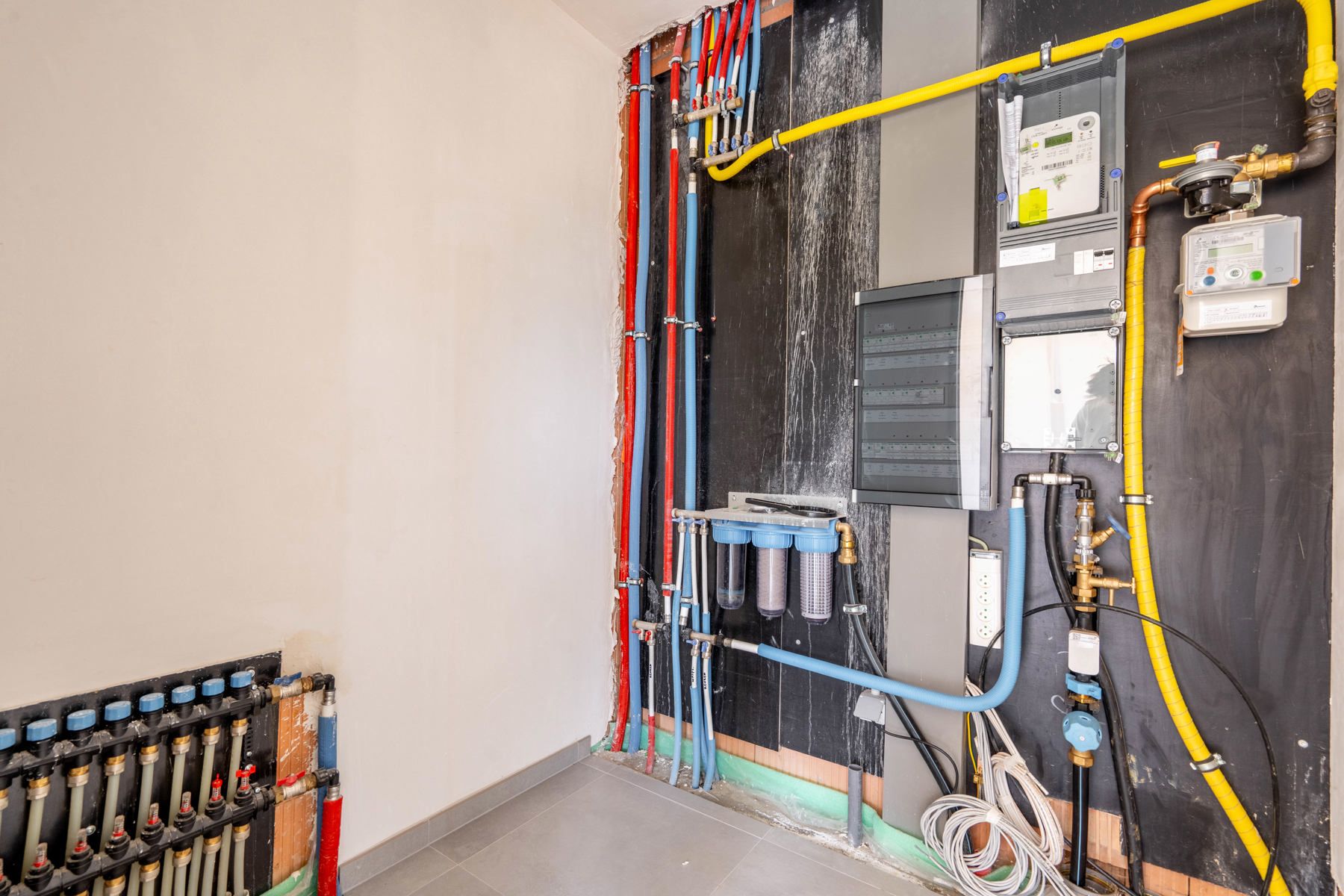 Prachtige nieuwbouwwoning in heel rustige straat te koop! foto 18