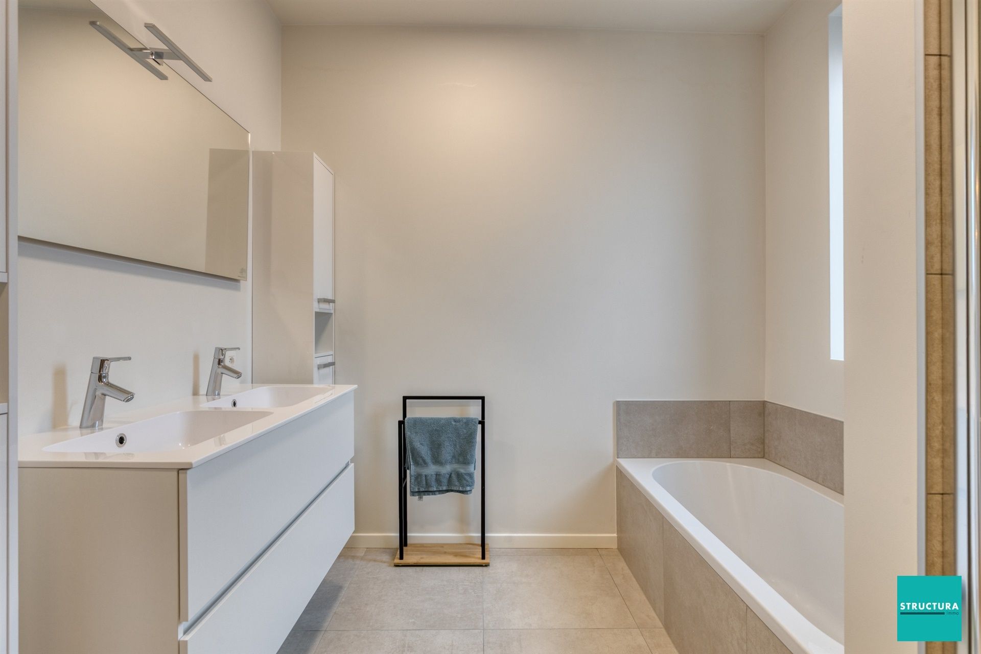 Prachtige nieuwbouwwoning (onder RR-rechten) foto 18