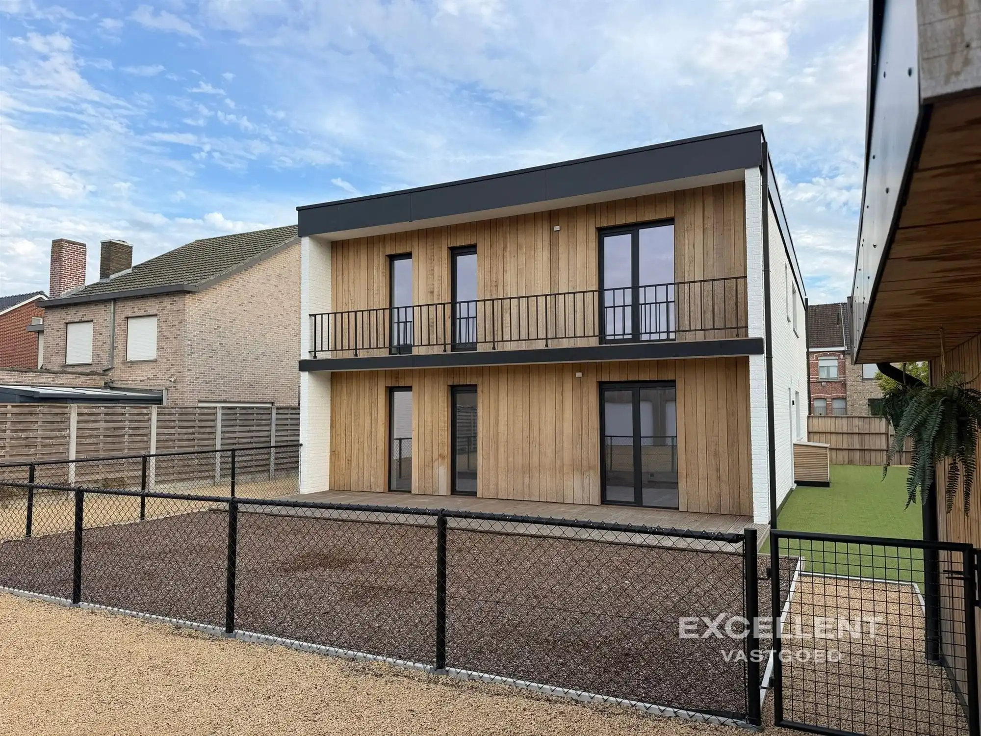 Ruim gerenoveerd 2-slaapkamer appartement te huur in Deinze foto 13
