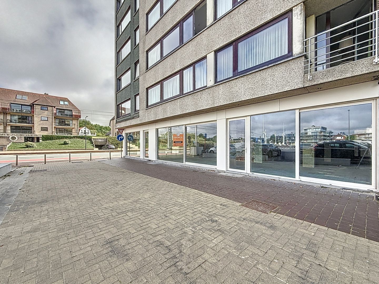()=>{if(producerUpdateValueVersion(node),producerAccessed(node),node.value===ERRORED)throw node.error;return node.value} Europaplein 2/0001 - 8670 Oostduinkerke