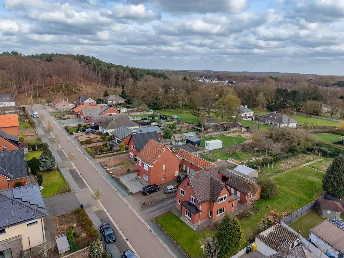 Rustig gelegen te renoveren woning met 3 slk foto 33