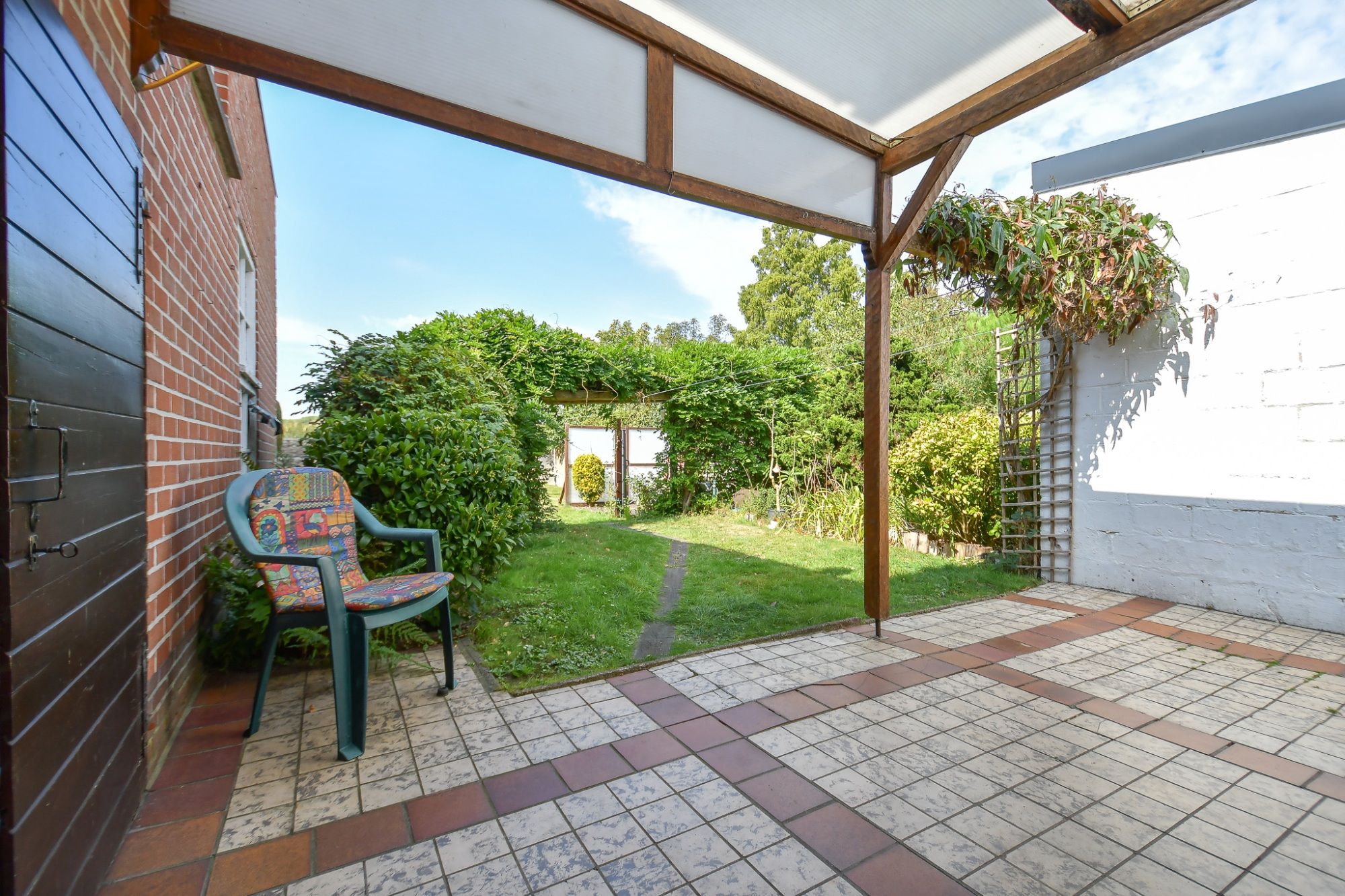 Rustig en centraal gelegen woning met landelijk uitzicht, grote garage en tuin foto 6