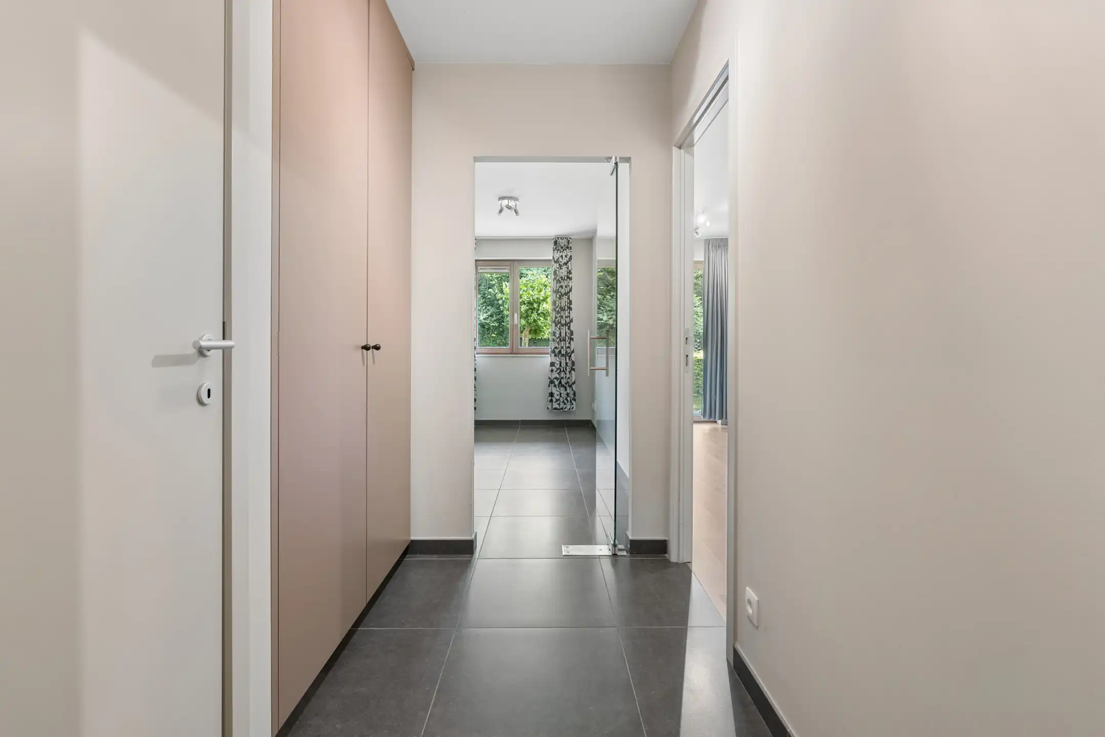 Rustig gelegen gelijkvloers appartement met 2 slaapkamers foto 17