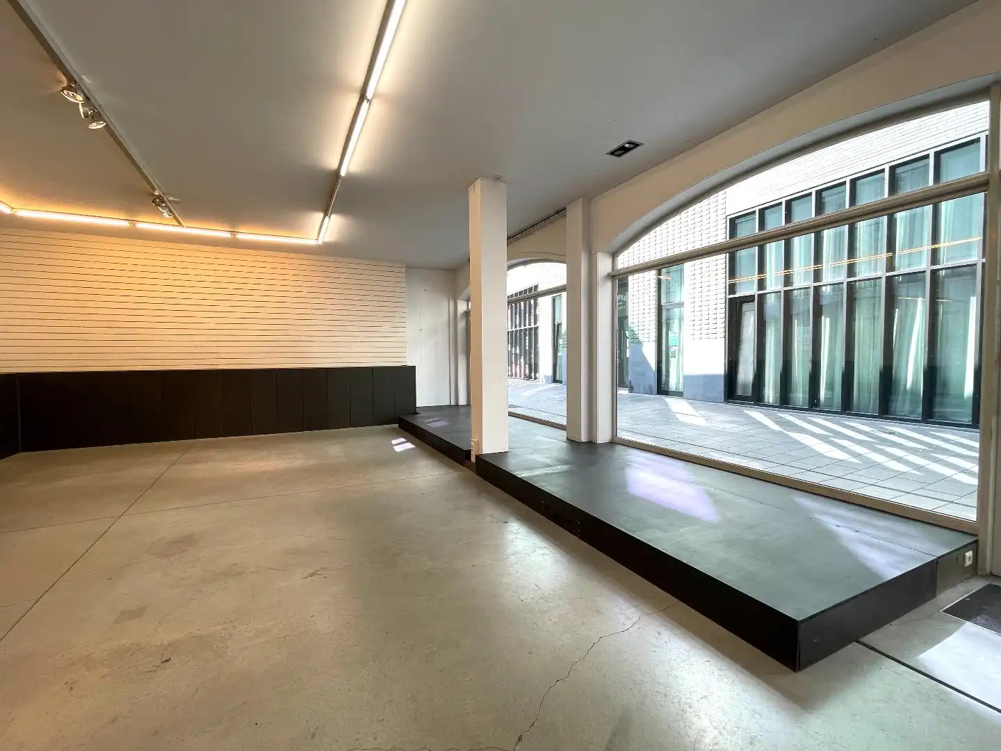 Prachtige handelsruimte te huur in het centrum van Kortrijk! foto 10