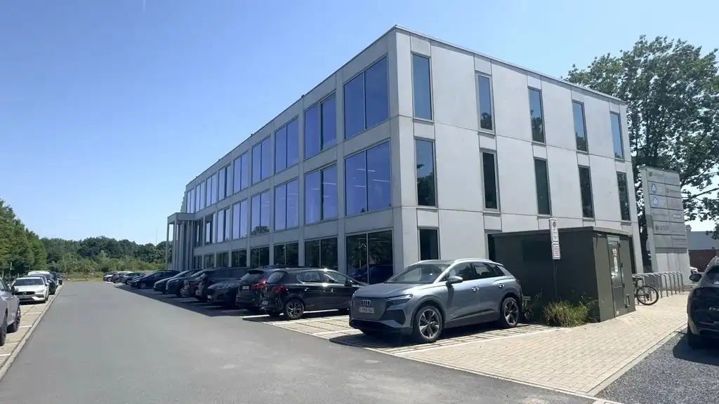 Energiezuinige kantoren te huur in Office Park aan E17 te Lokeren foto 21