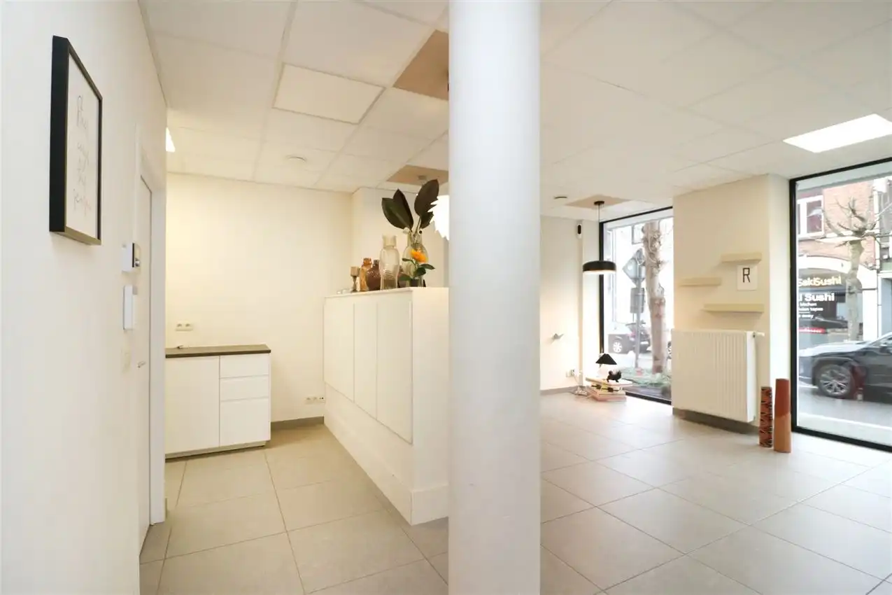 handelszaak met grote zichtbaarheid te midden van centrum foto 12