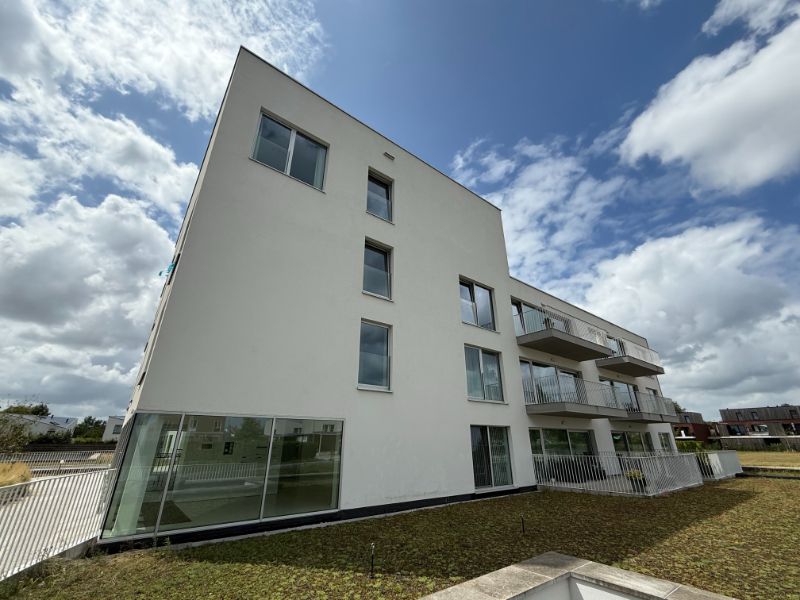 Modern en rustig gelegen appartement met mooi terras foto 14