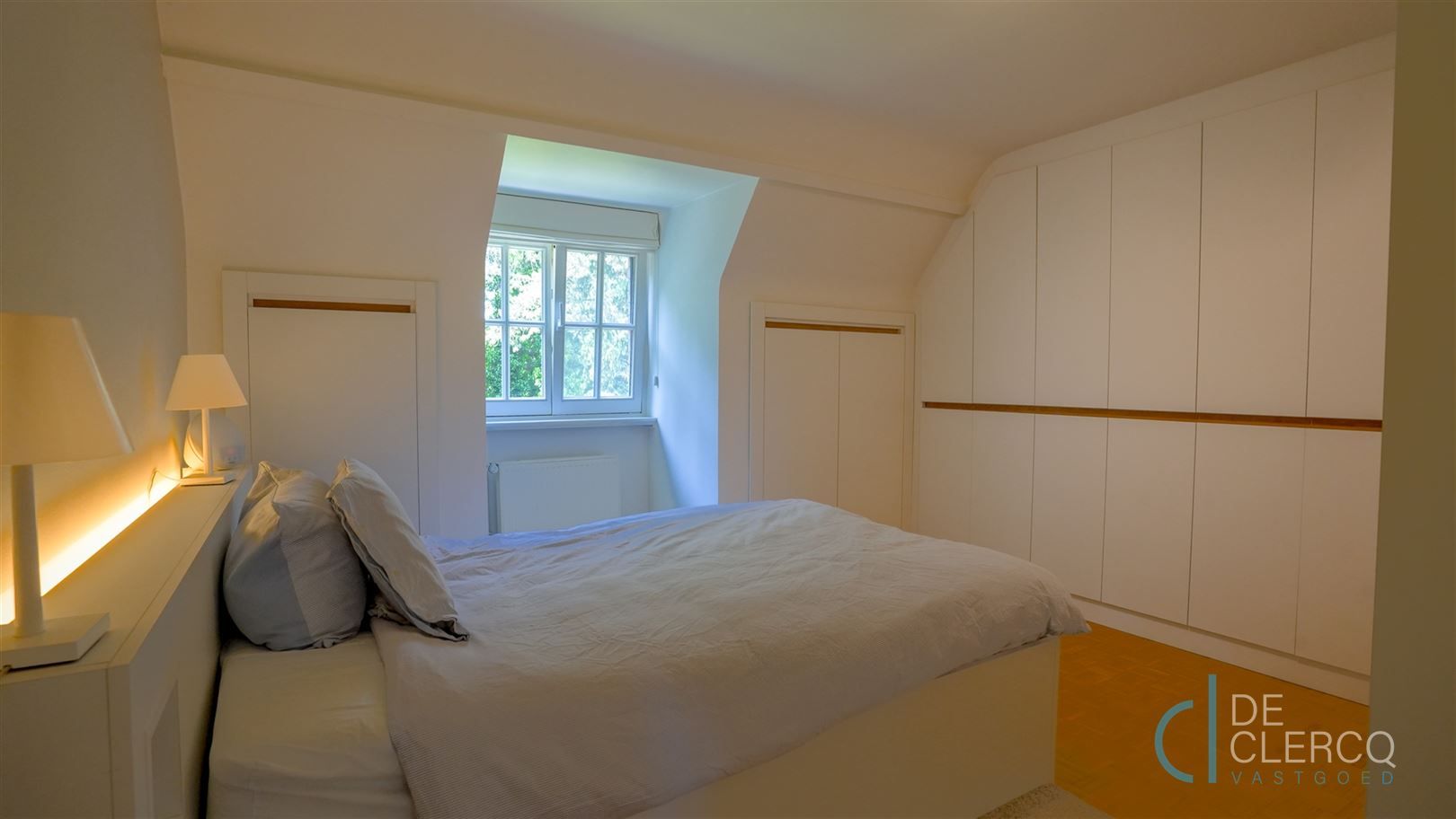 Karaktervolle villa op omvangrijk perceel te koop Lochristi! foto 9