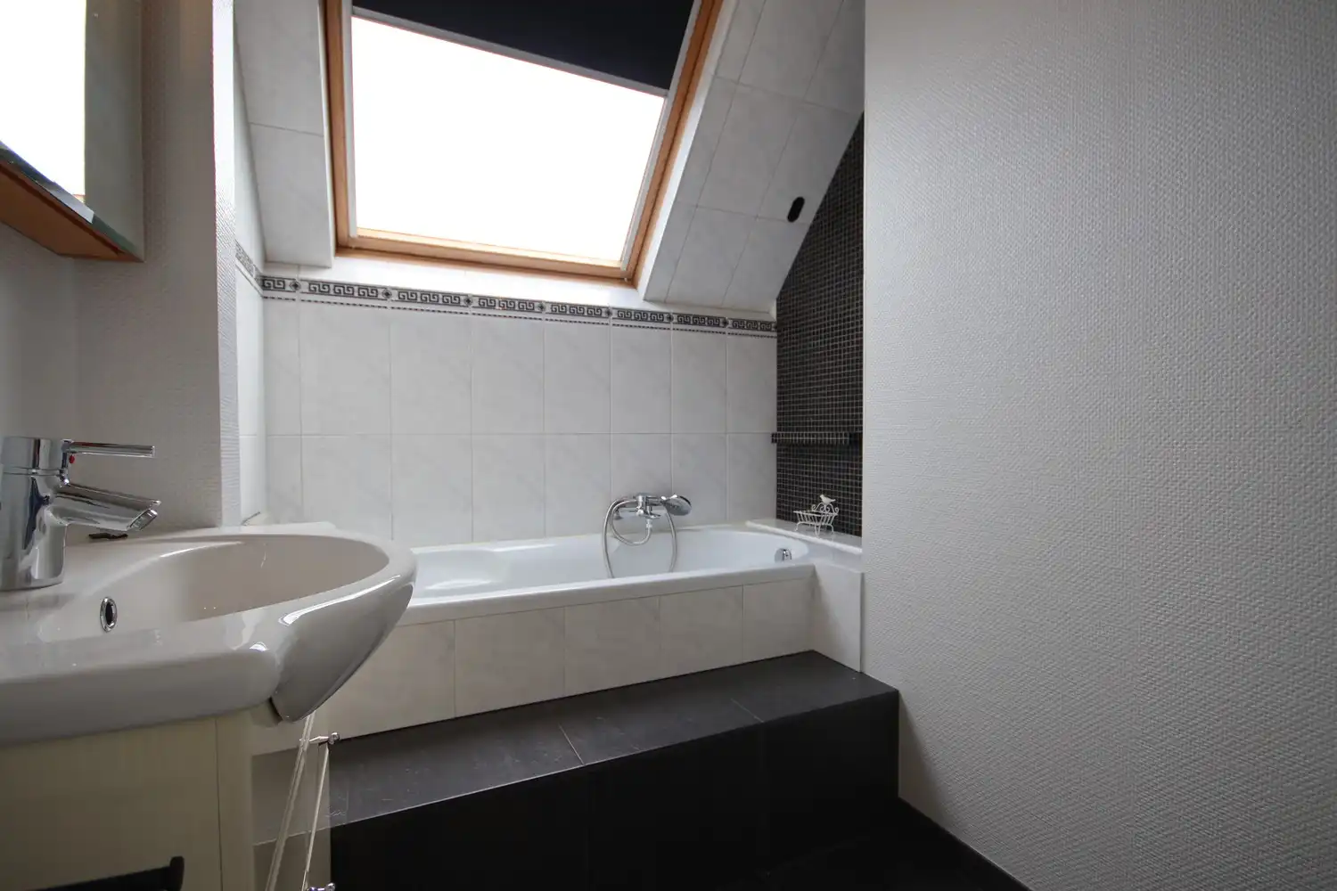 Gunstig gelegen woning met zeer veel lichtinval met minstens 2 slaapkamers foto 19