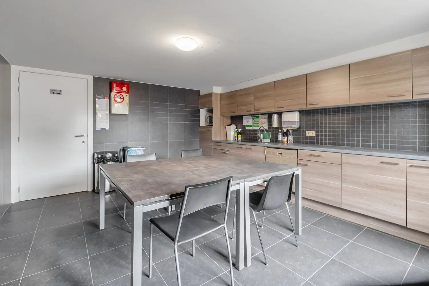 Unieke vastgoedopportuniteit! Ruim bedrijfscomplex met 2 appartementen en exclusief penthouse op 46a 55ca! foto 27