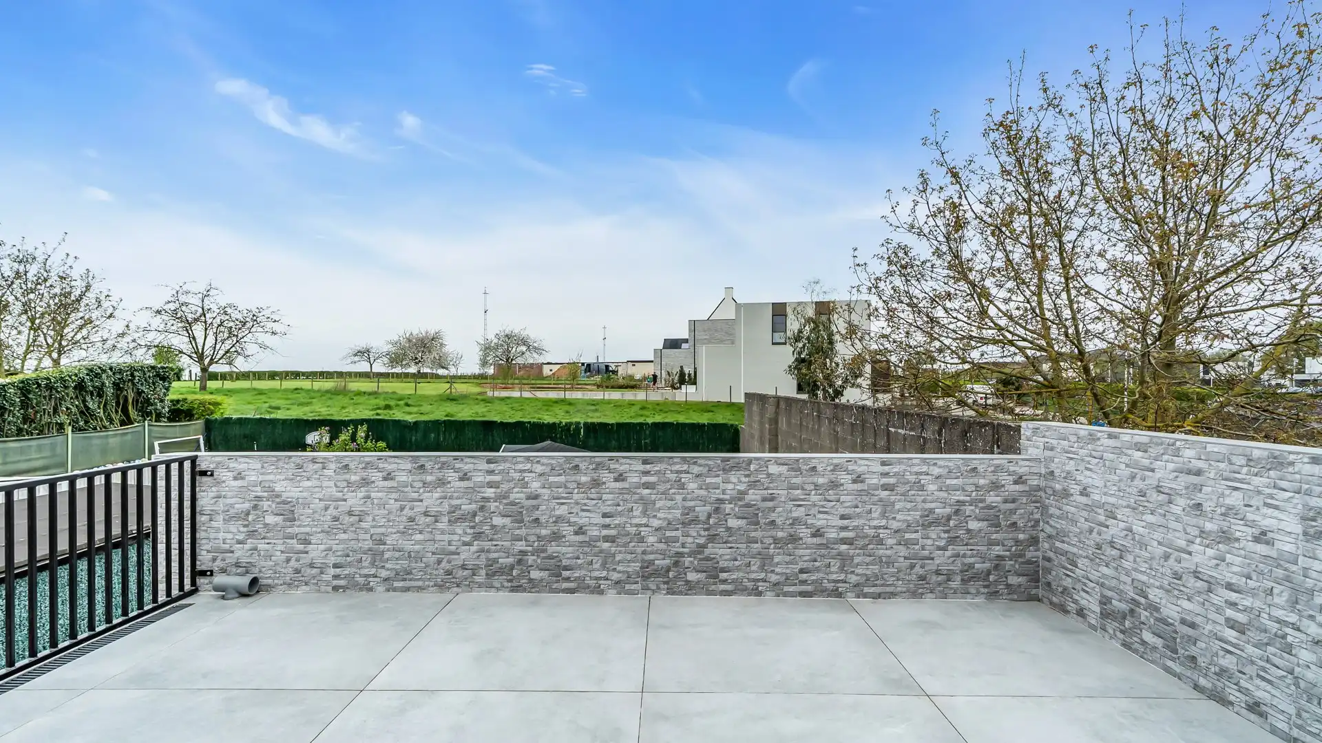 INSTAPKLARE, VOLLEDIG VERNIEUWDE EENGEZINSWONING MET APARTE LEEFUNIT EN PRACHTIG GOED UITZICHT IN HET CHARMANTE GENOELSELDEREN foto 15