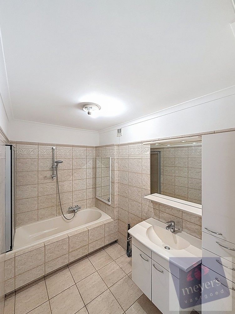 Ruim appartement met 2 slaapkamers en garage foto 11