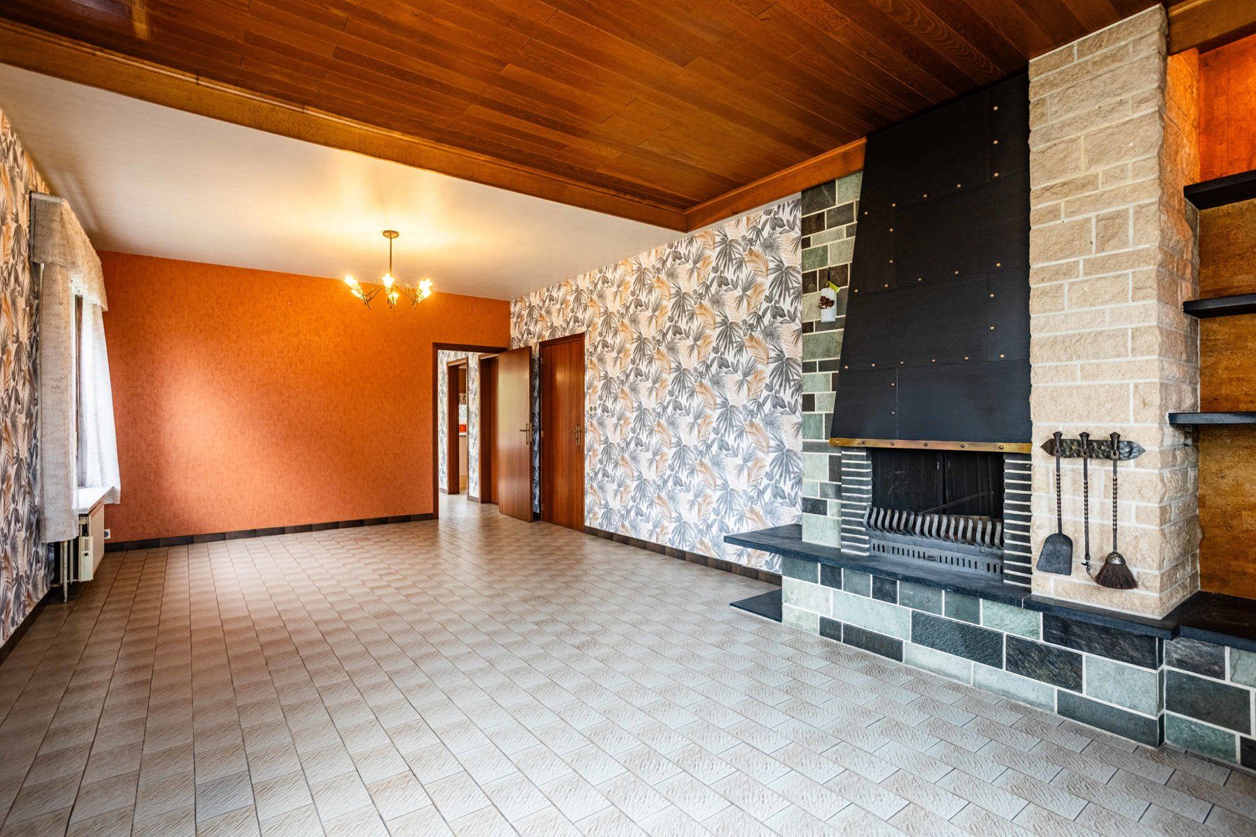 Ruime gezinswoning met 5 SLPK en bureau foto 10
