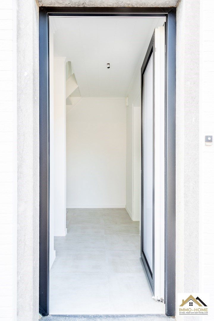 Gerenoveerde woning op TOP ligging in Lochristi foto 17