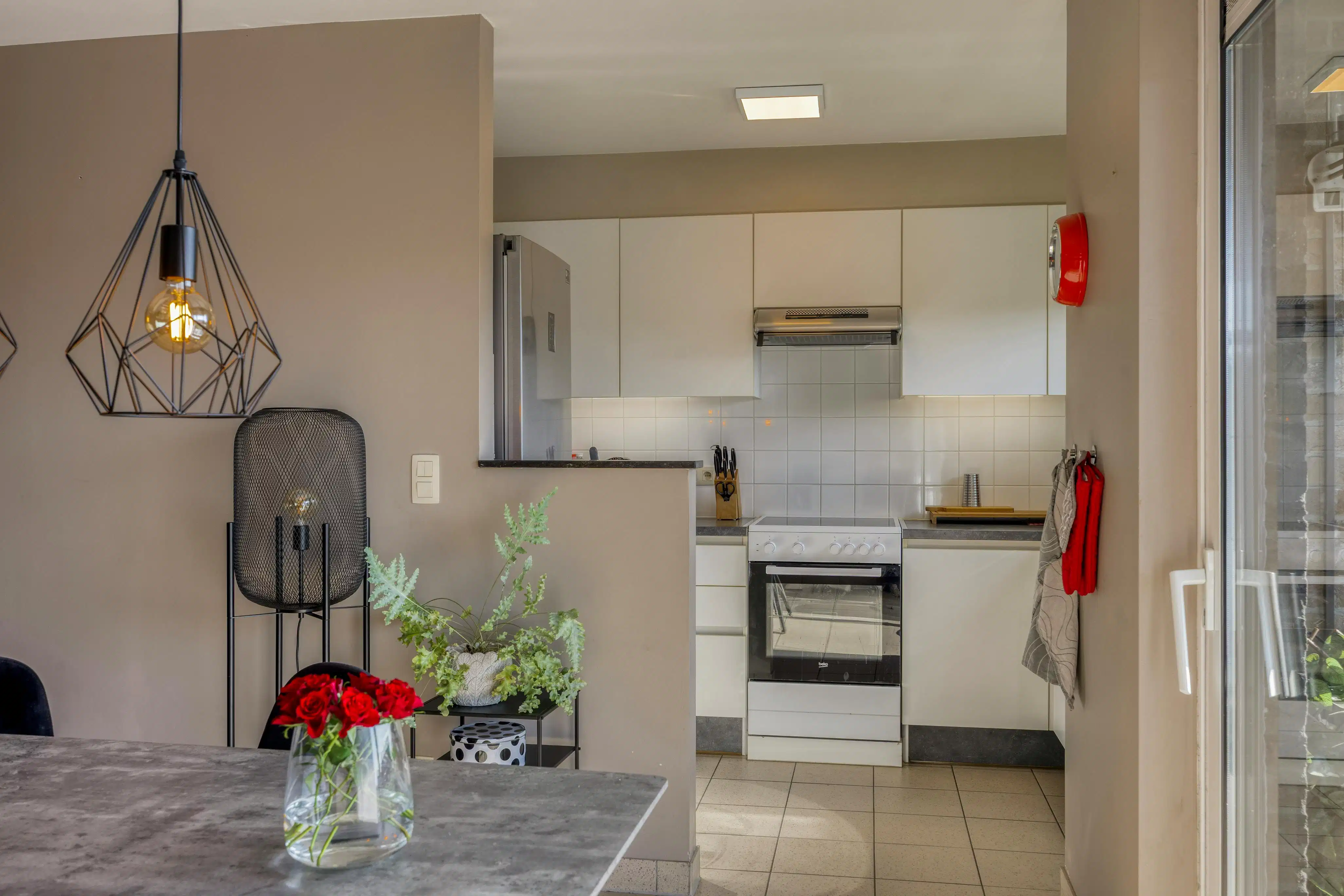 Goed onderhouden, ruim appartement te koop in centrum Maaseik foto 6