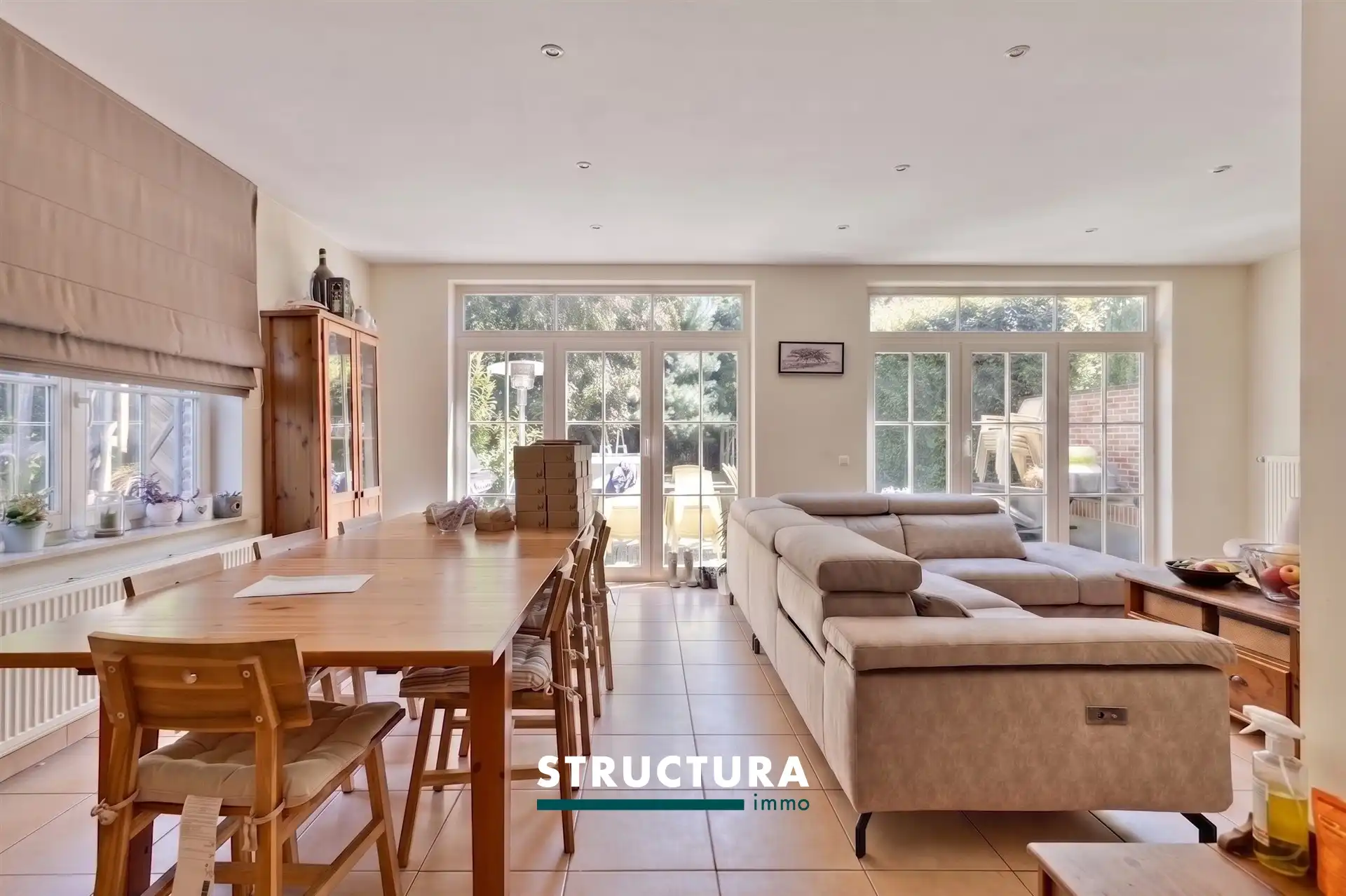 Ruime woning met 5 slaapkamers op toplocatie foto 3