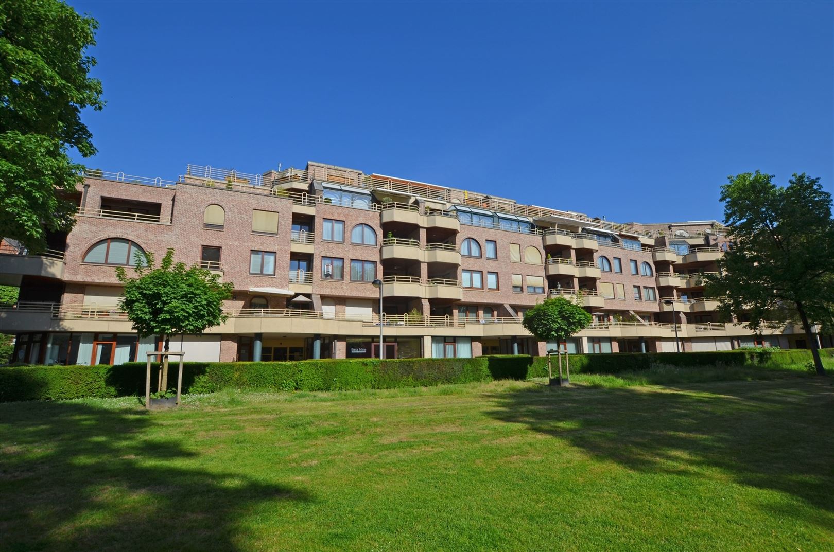 Ruim appartement met drie slaapkamers. foto 21