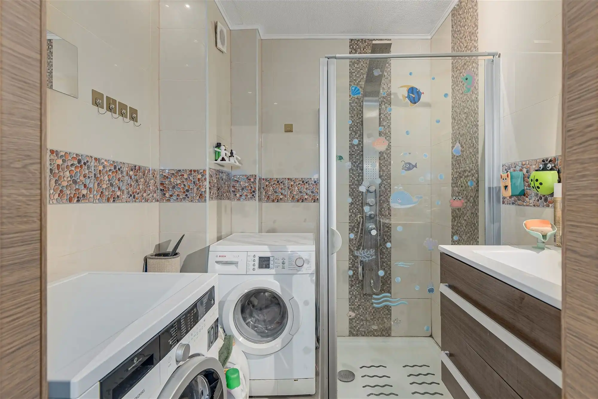 Instapklaar appartement met 2 slaapkamers. foto 8