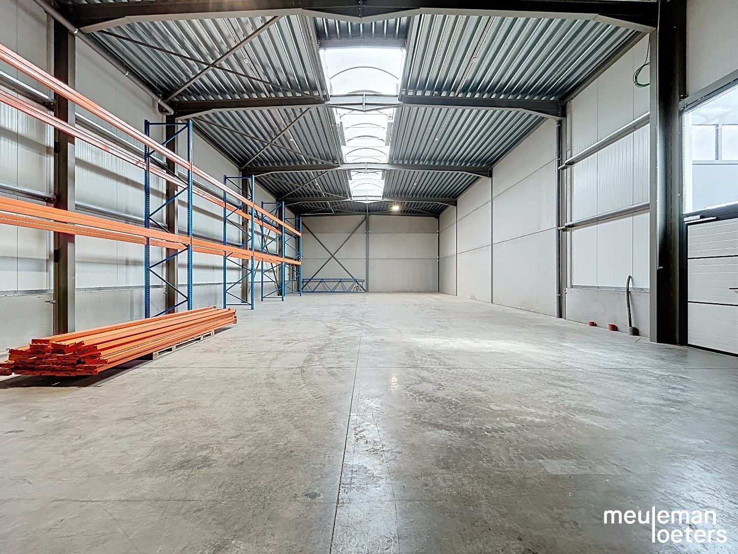 KMO-unit met parkeerplaatsen  foto 5