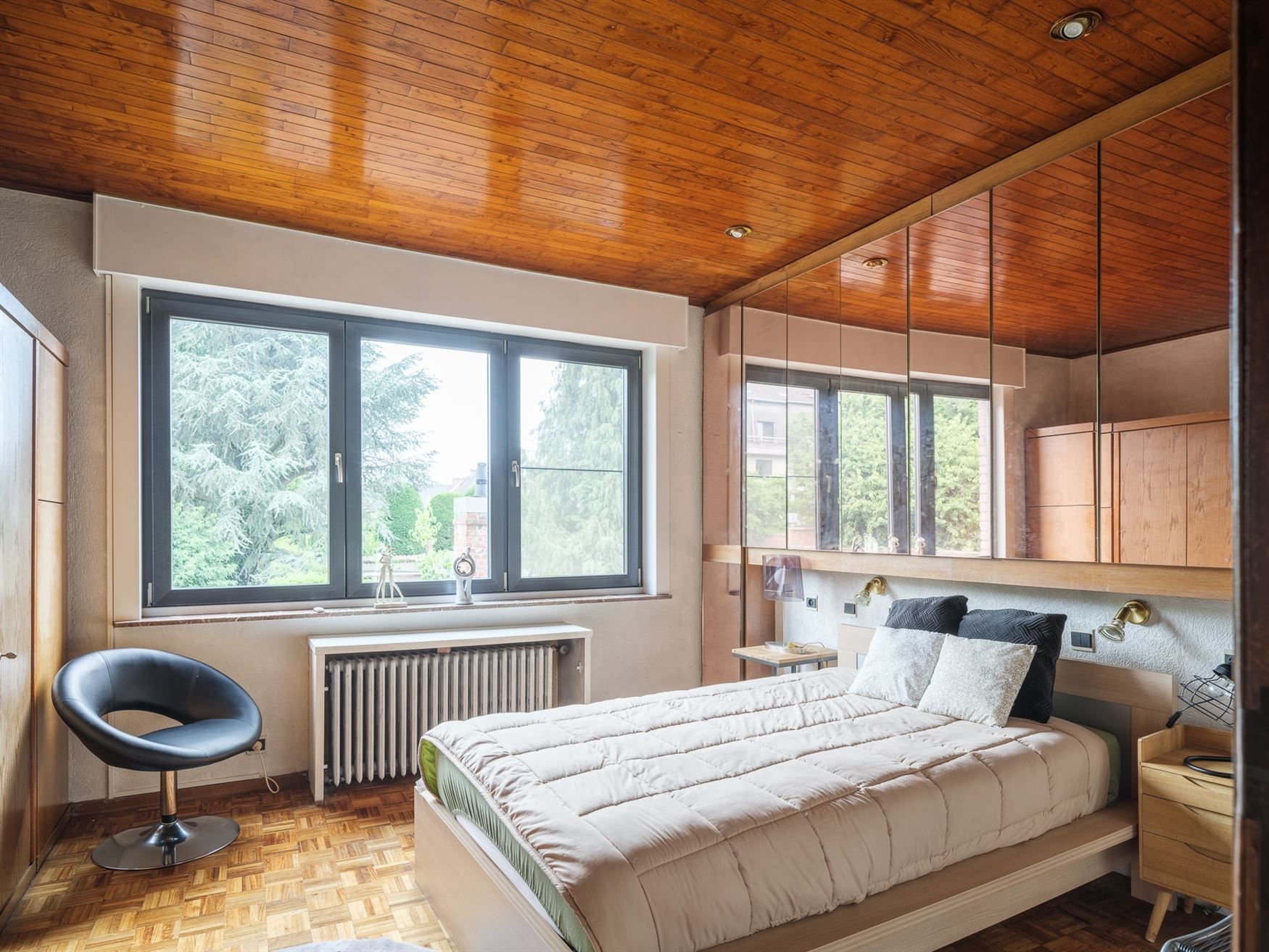 Ruime woning met karkater en zonnige tuin foto 14
