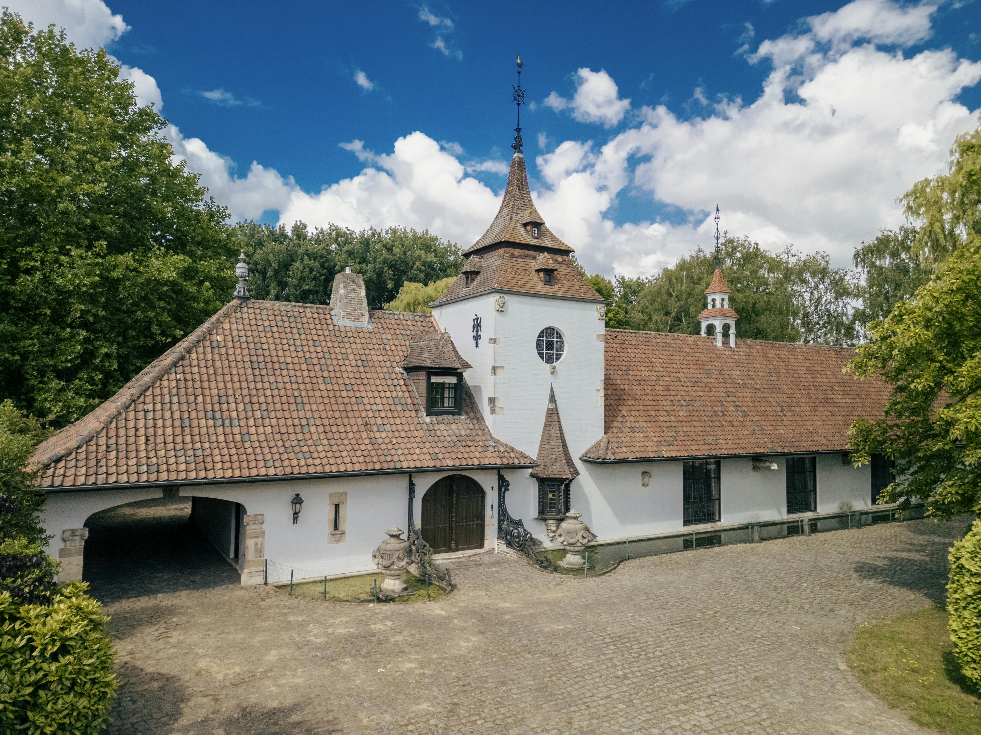 Unieke villa met vijver te koop aan de rand van Roeselare foto 22